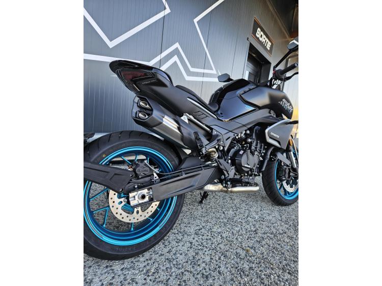 CF MOTO 800NK Sport Dispo Gris ou Noir 