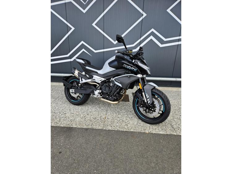 CF MOTO 800NK Sport Dispo Gris ou Noir 