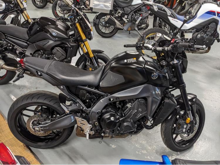 YAMAHA MT-09