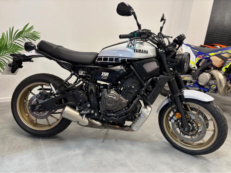 YAMAHA XSR 700 LEGACY