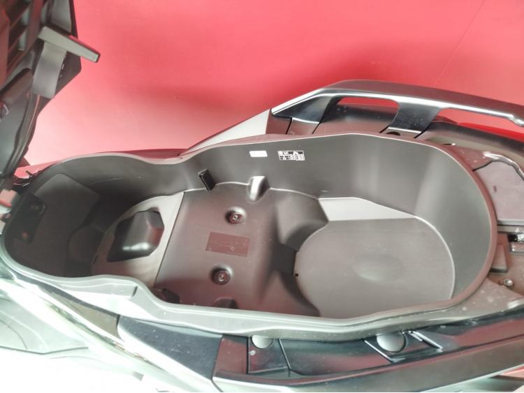 YAMAHA XMAX 125 TECH MAX + EQUIPEMENTS