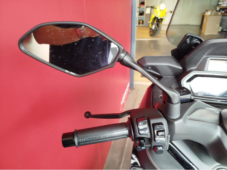 YAMAHA XMAX 125 TECH MAX + EQUIPEMENTS