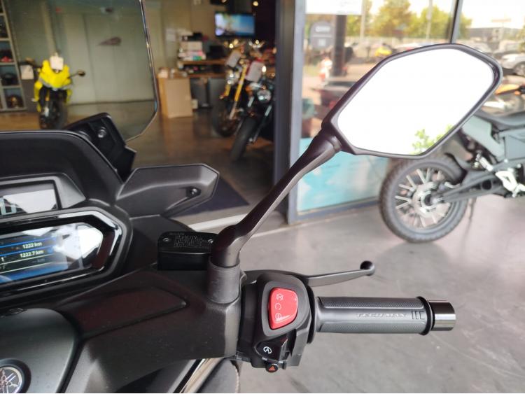 YAMAHA XMAX 125 TECH MAX + EQUIPEMENTS
