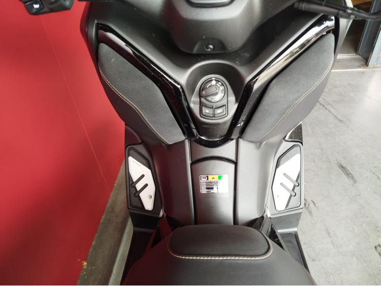 YAMAHA XMAX 125 TECH MAX + EQUIPEMENTS