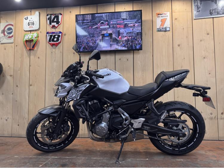 KAWASAKI Z650 A2 / 14001 KM / GARANTIE 12 MOIS 