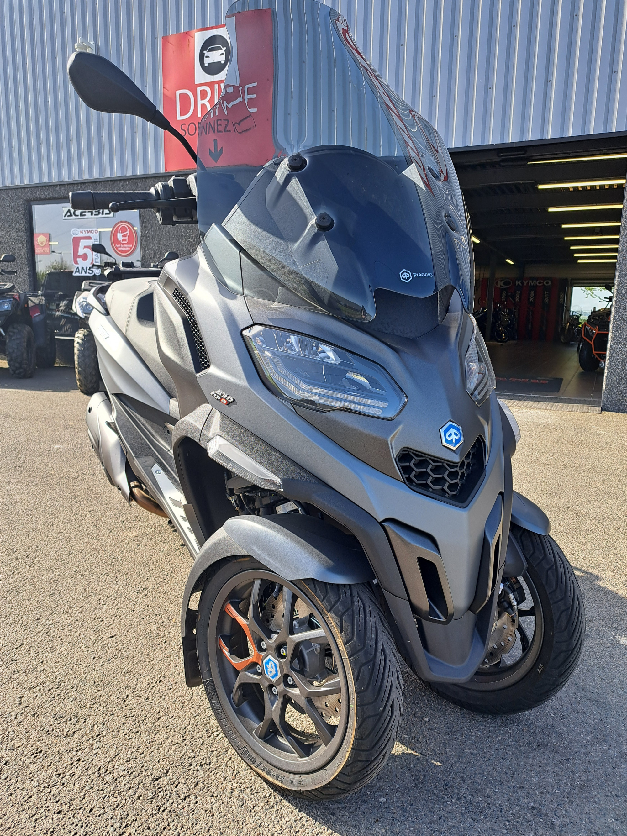 PIAGGIO MP3 530 HPE EXCLUSIVE