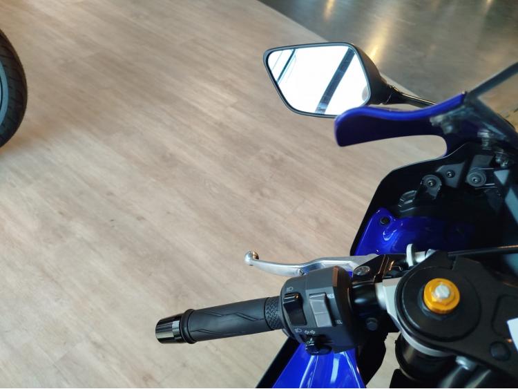 YAMAHA R7 - AKRAPOVIC