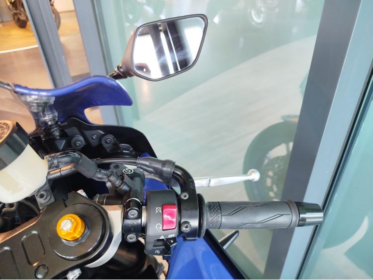 YAMAHA R7 - AKRAPOVIC