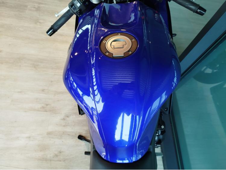 YAMAHA R7 - AKRAPOVIC