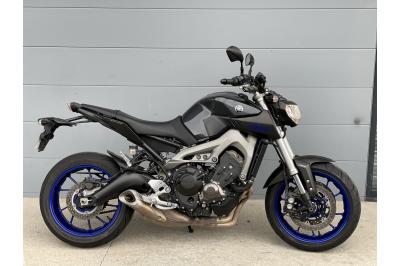 YAMAHA MT-09