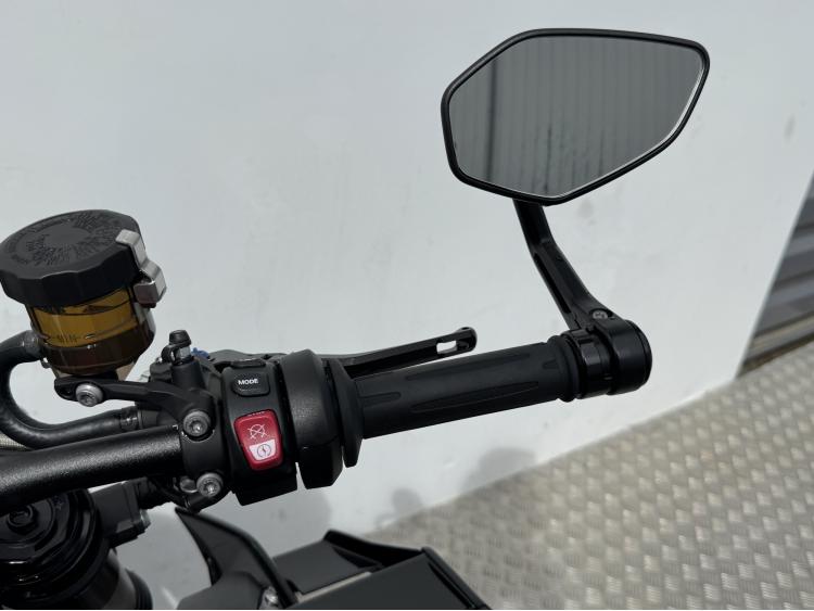 BMW M 1000R