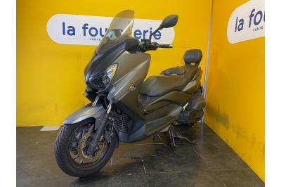 YAMAHA X-MAX 400