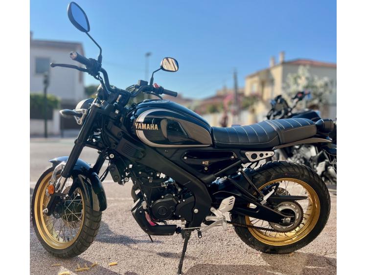 YAMAHA XSR 125