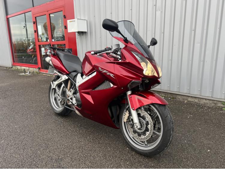 HONDA VFR 800 ABS (107€/mois)