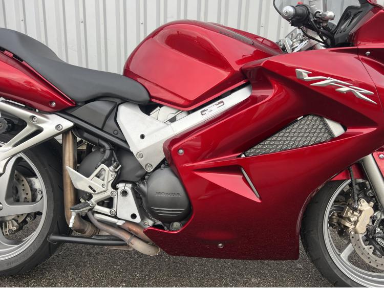 HONDA VFR 800 ABS (107€/mois)