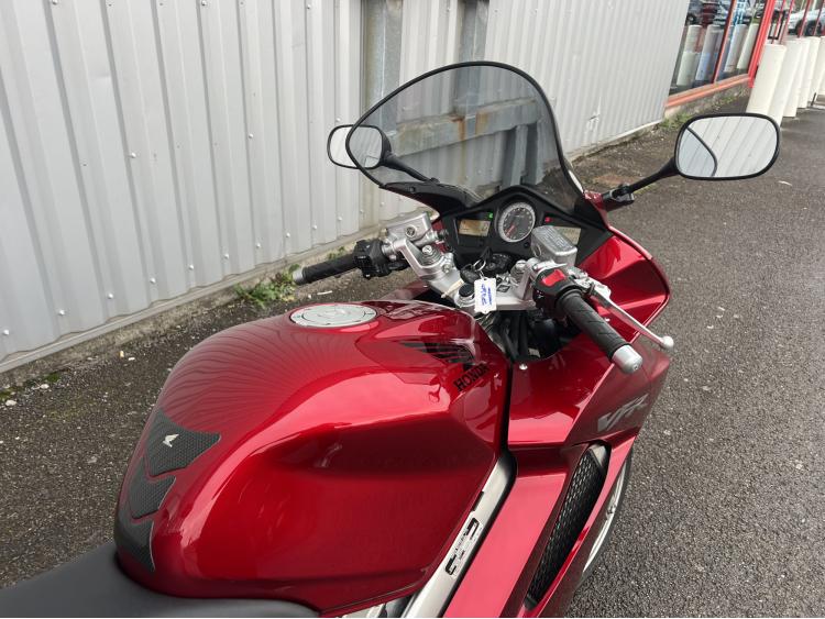 HONDA VFR 800 ABS (107€/mois)