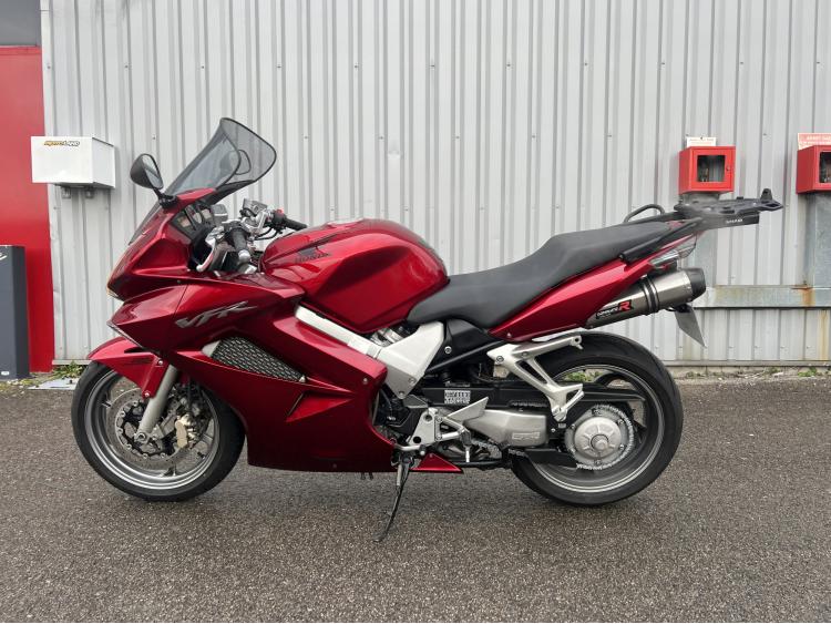 HONDA VFR 800 ABS (107€/mois)