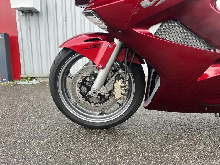 HONDA VFR 800 ABS (107€/mois)