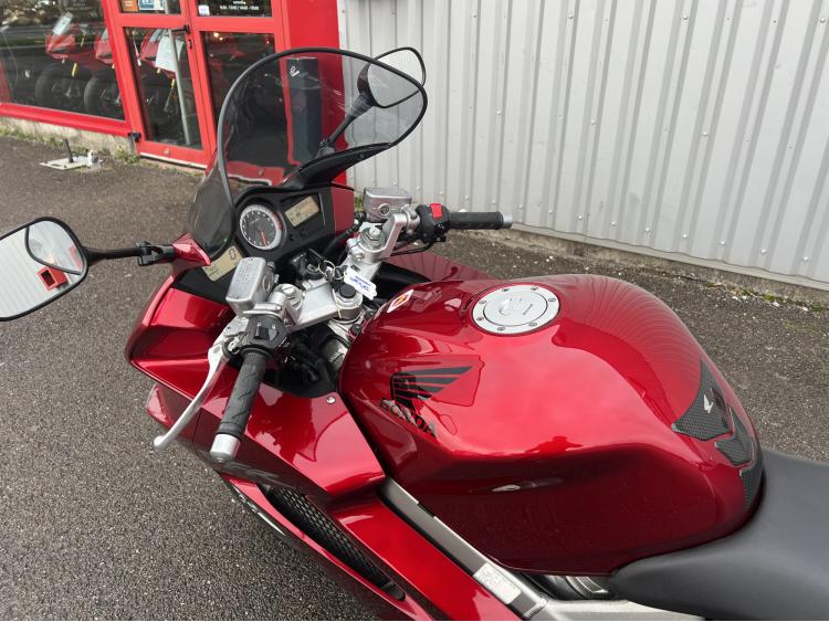 HONDA VFR 800 ABS (107€/mois)