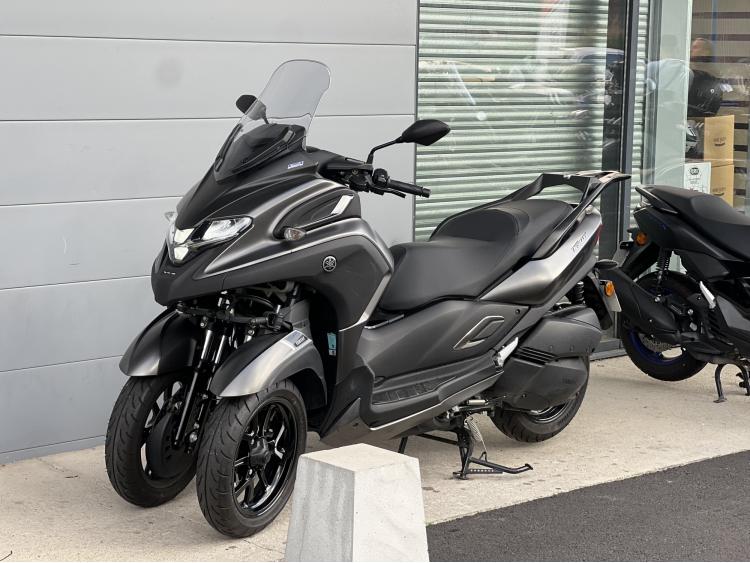YAMAHA TRICITY 300