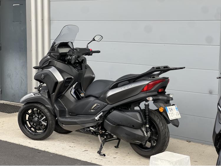 YAMAHA TRICITY 300
