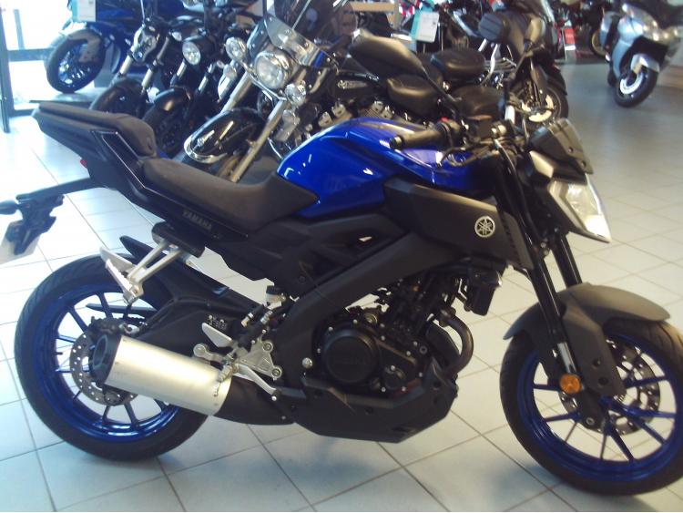 YAMAHA MT-125