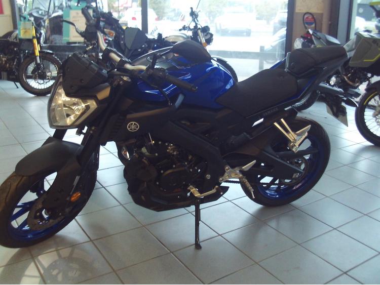 YAMAHA MT-125