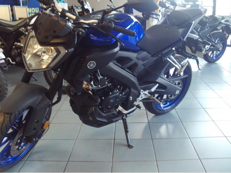 YAMAHA MT-125