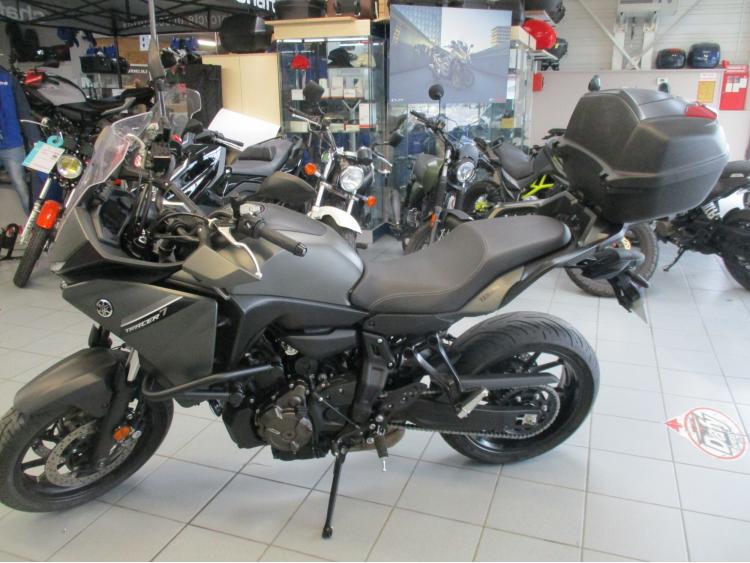 YAMAHA TRACER 7