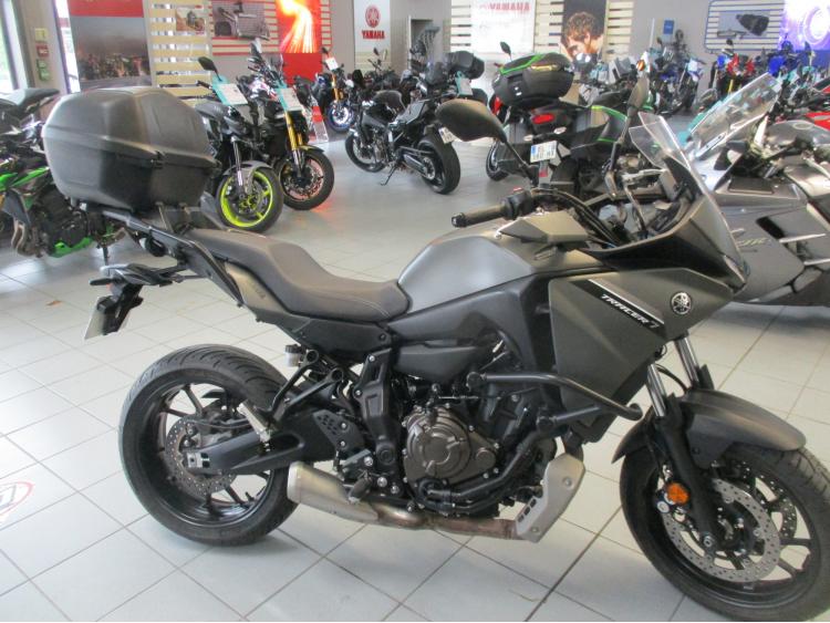 YAMAHA TRACER 7