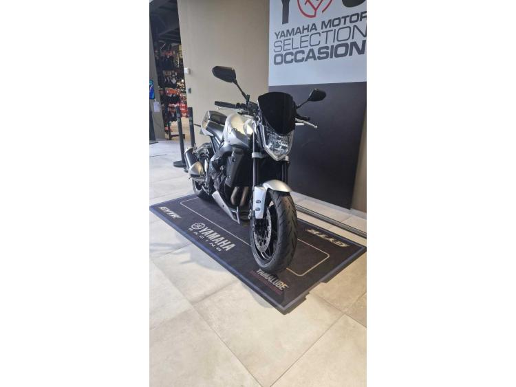 YAMAHA FZ1