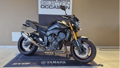 YAMAHA FZ8