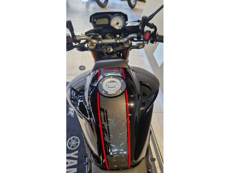 YAMAHA FZ8 garantie 12 mois