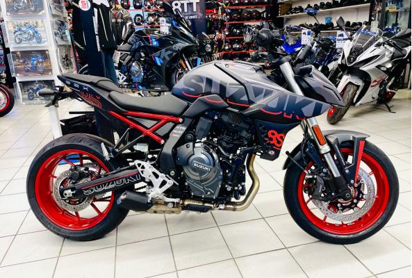 SUZUKI GSX-8S