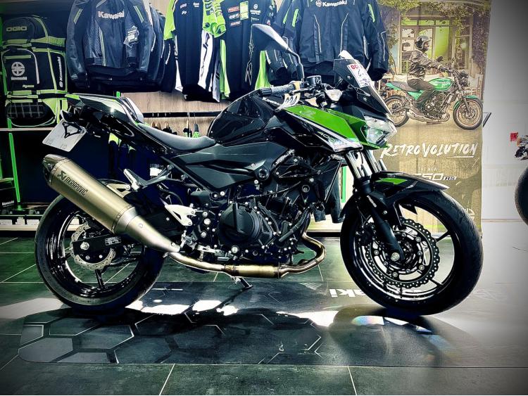 KAWASAKI  Z 400  performance 