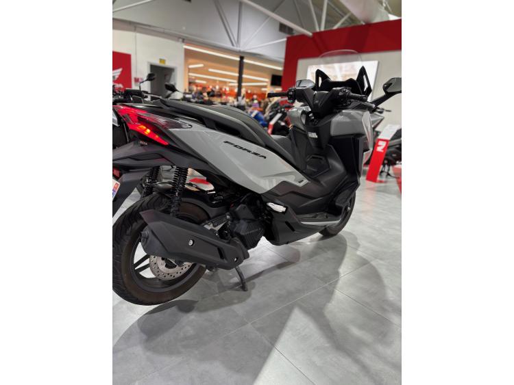 HONDA FORZA 125