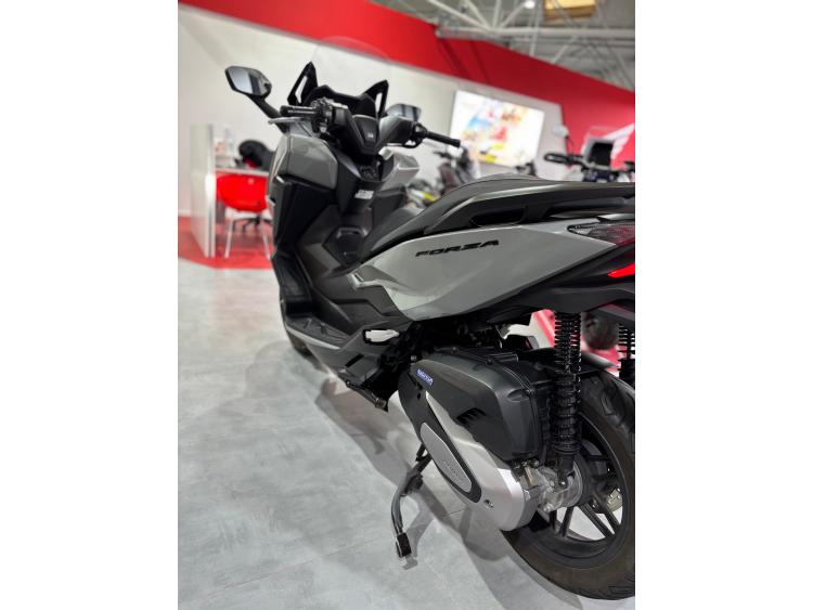 HONDA FORZA 125
