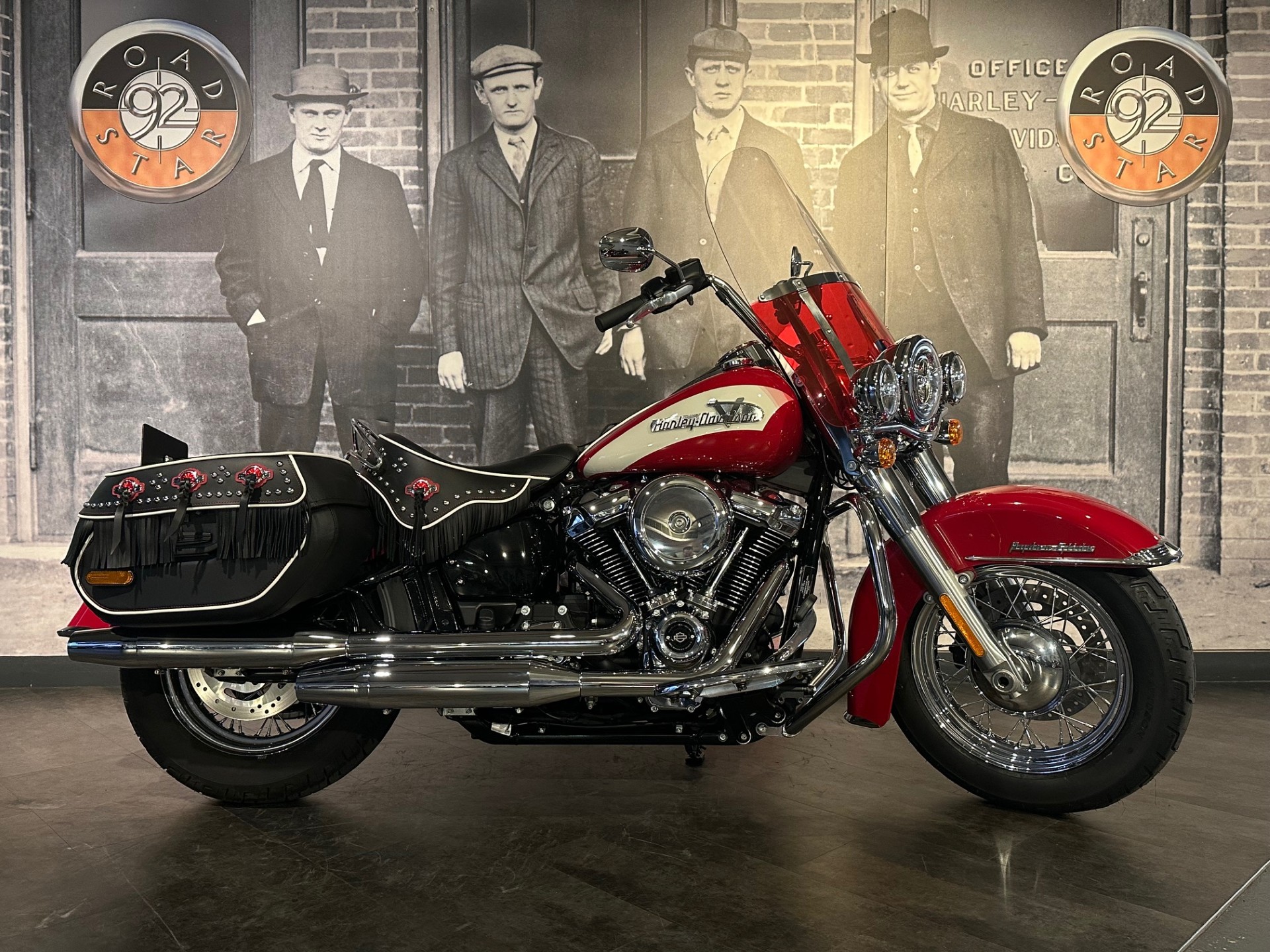 HARLEY-DAVIDSON HYDRA-GLIDE REVIVAL 1868