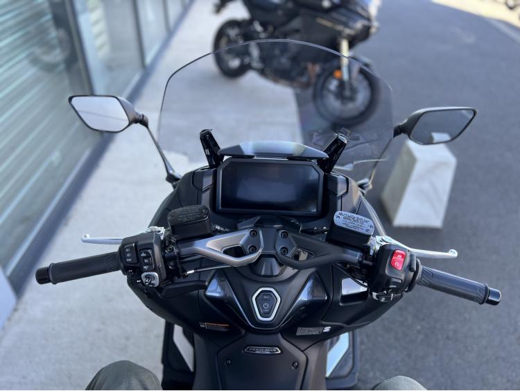 YAMAHA T-MAX 560 TECH MAX