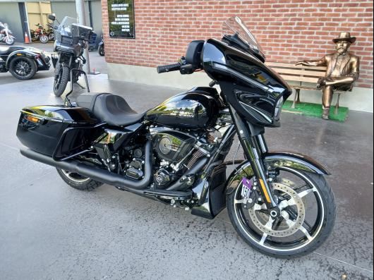 HARLEY-DAVIDSON TOURING STREET GLIDE 1923