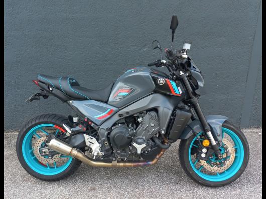 YAMAHA MT-09