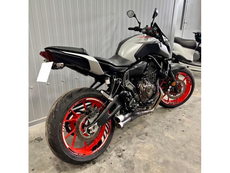 YAMAHA MT-07