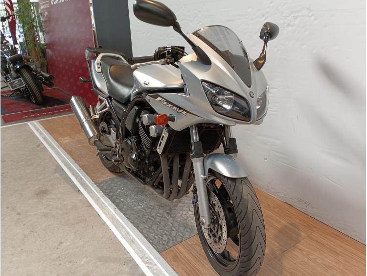 YAMAHA FZS 600 FAZER