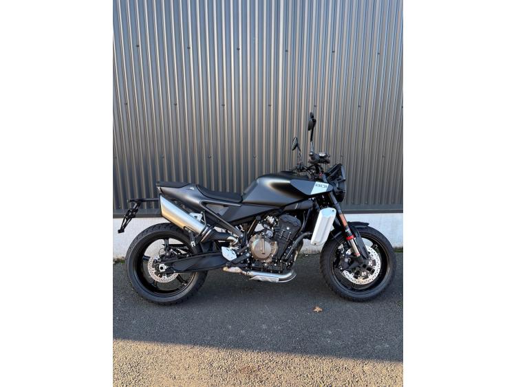 HUSQVARNA SVARTPILEN 801