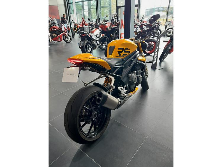 TRIUMPH SPEED TRIPLE 1200 RS