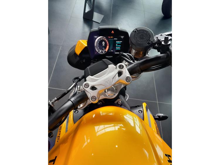 TRIUMPH SPEED TRIPLE 1200 RS