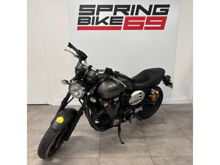 YAMAHA XJR 1300