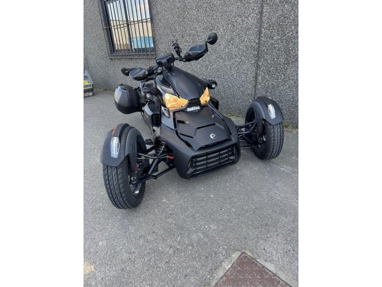 CAN-AM SPYDER