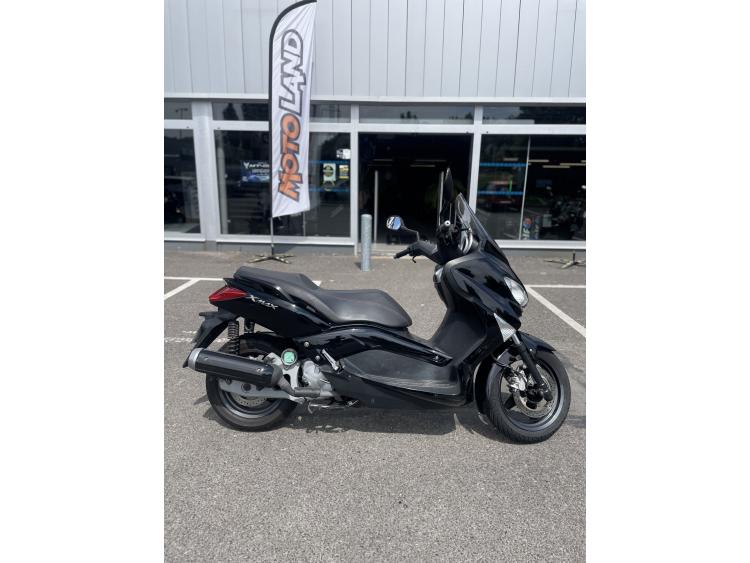 YAMAHA XMAX 125 