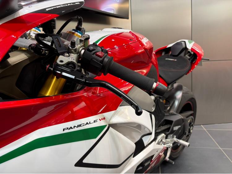 DUCATI PANIGALE V4 SPECIALE TRICOLORE N°901/1500 